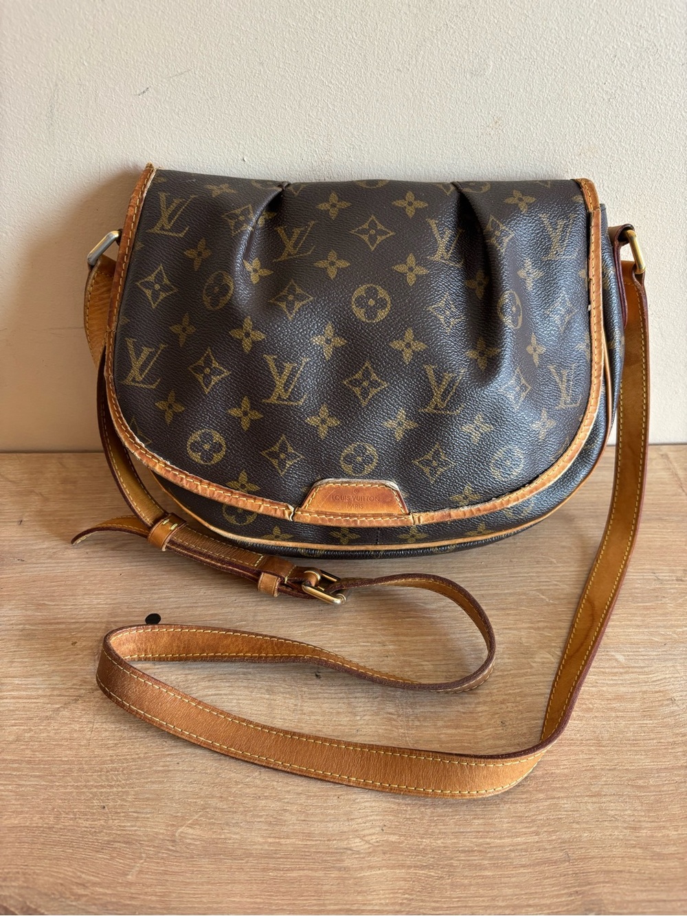 Authentic Louis Vuitton monogram crossbody bag